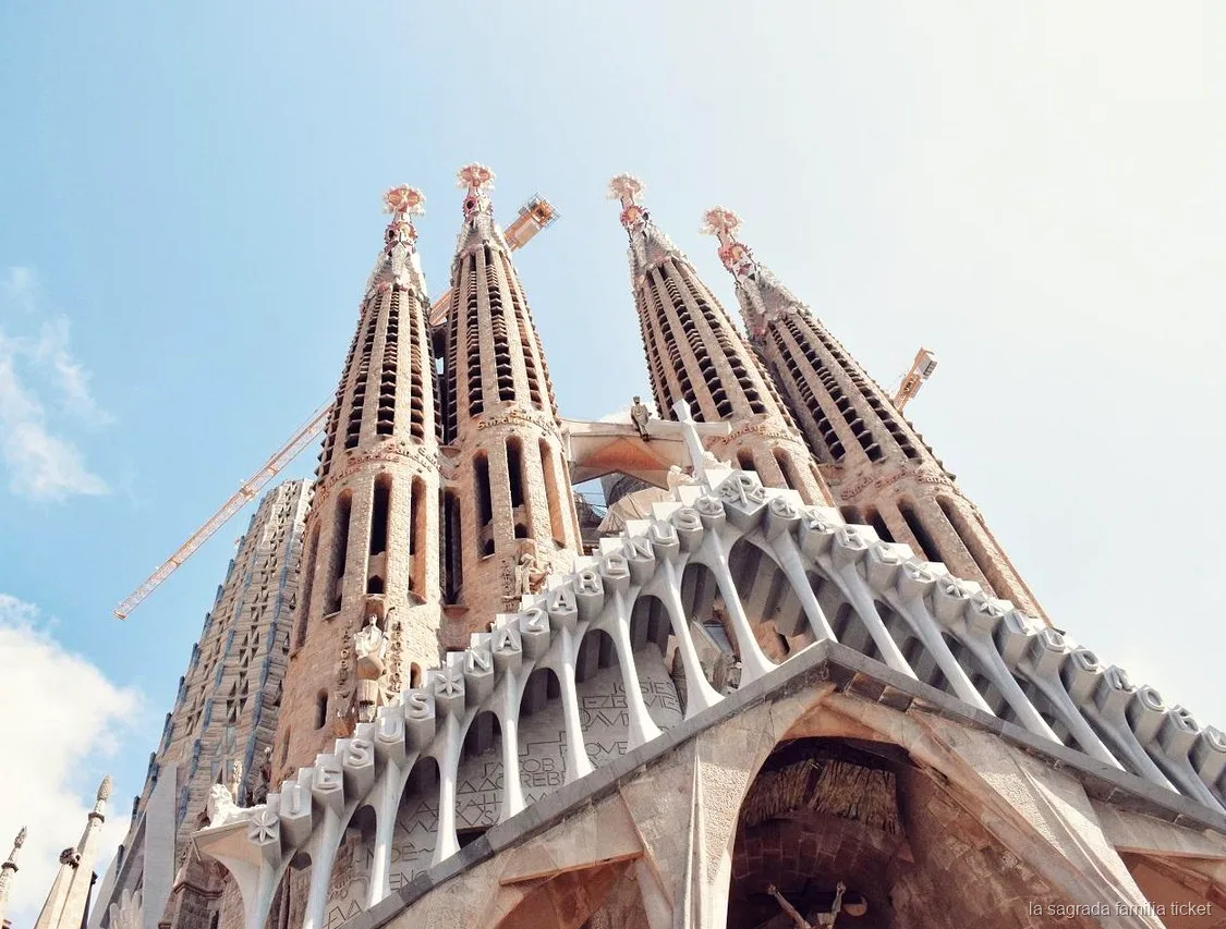 Vista panorámica de Barcelona desde las torres de la Sagrada Familia